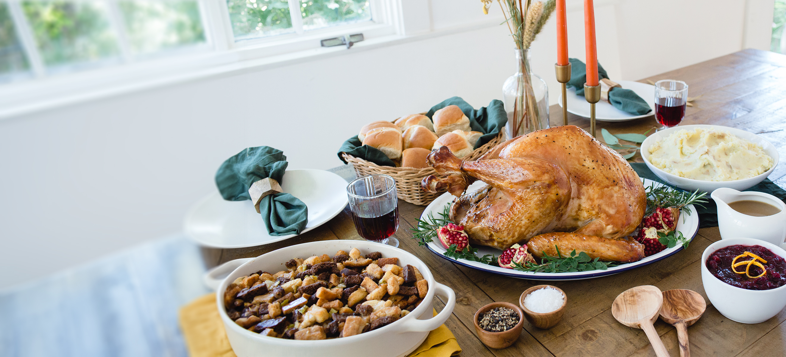 thanksgiving dinner on table 