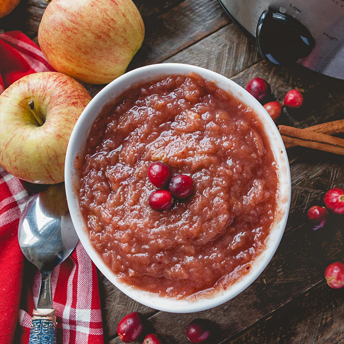 Slow Cooker Cranberry Applesauce